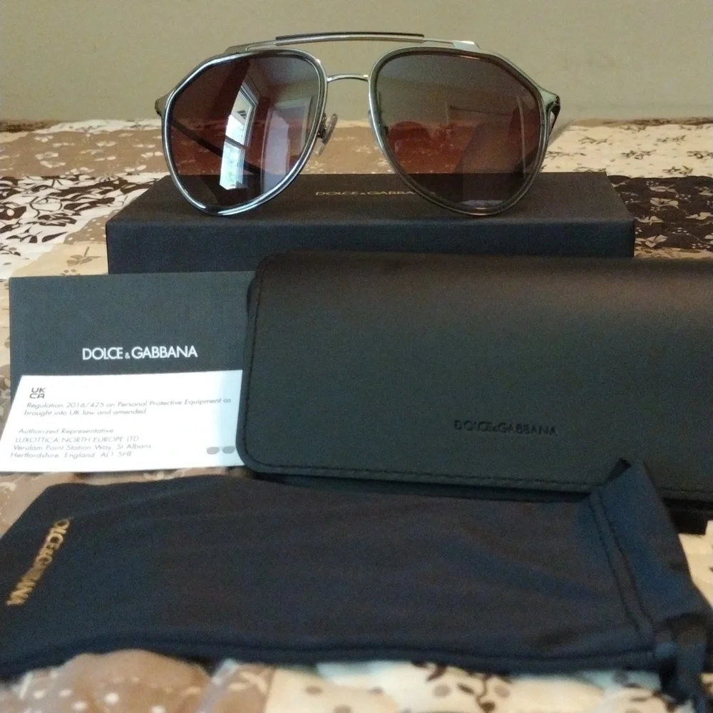 🇮🇹  Dolce & Gabbana Sunglasses Color Is Bronze Not Gold